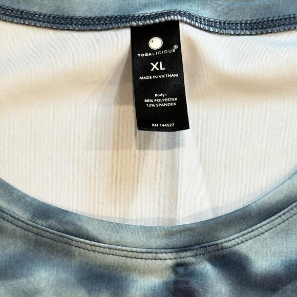 Yogalicious Tank Top Womens XL Watercolor Floral Aqua Lightweight Activewear NWT - Picture 3 of 10